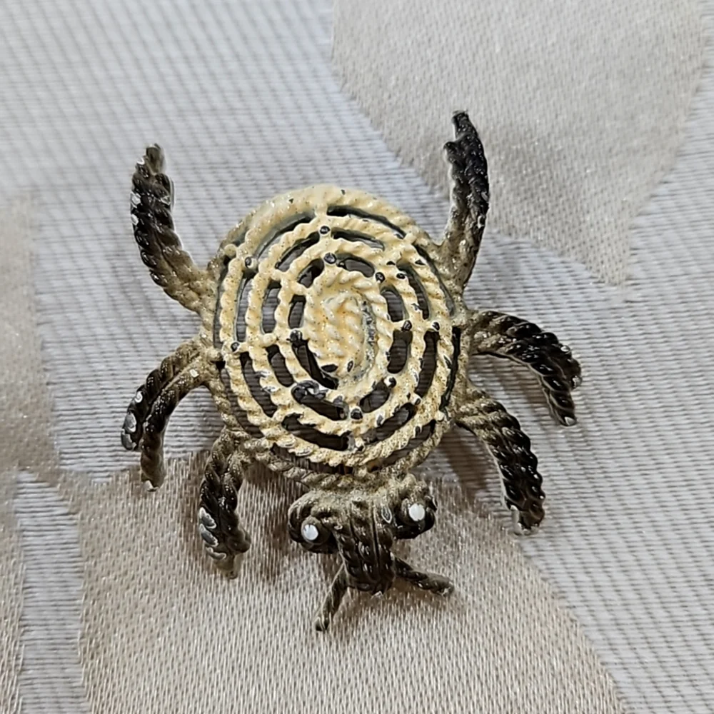 SIGNED HANSELLE VINTAGE‎ CRAB BROOCH